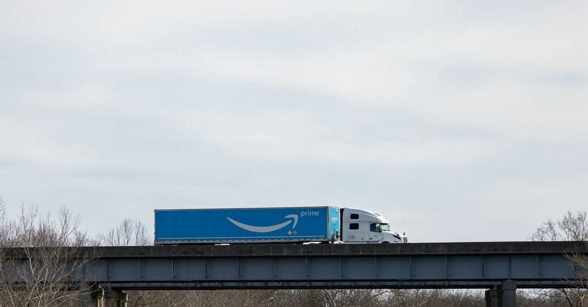 Amazon_Prime_lorry-unsplash_1200x628