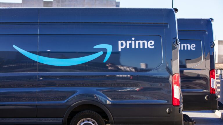 Henderson,,Nv,,Usa,10-15-2021:,Blue,Amazon,Prime,Delivery,Van,With