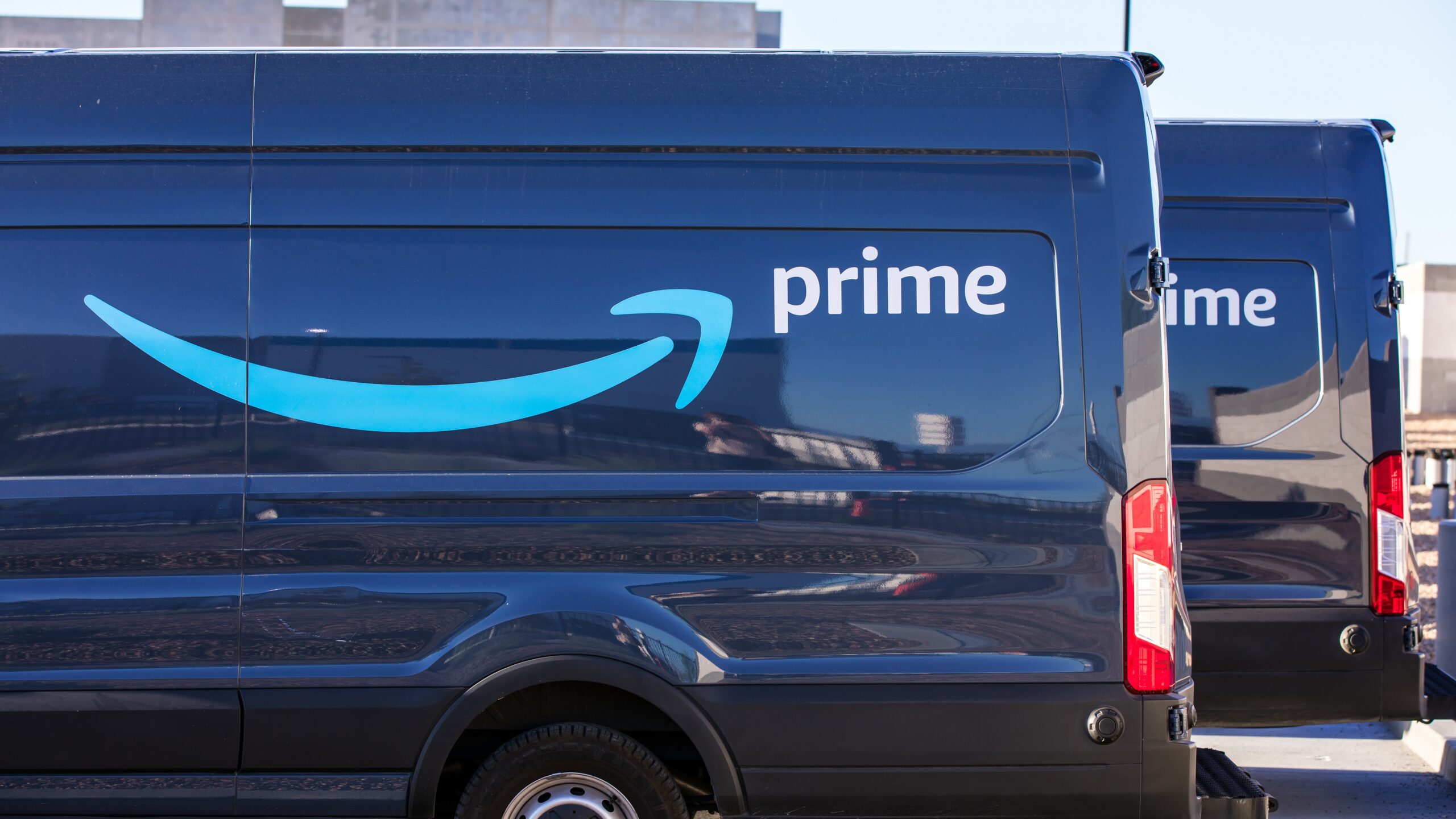 Henderson,,Nv,,Usa,10-15-2021:,Blue,Amazon,Prime,Delivery,Van,With